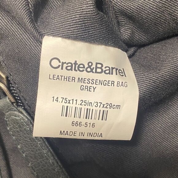 Crate Barrel Soft Leather Messenger Bag Travel Computer Tablet IPad Compartments - Picture 7 of 9